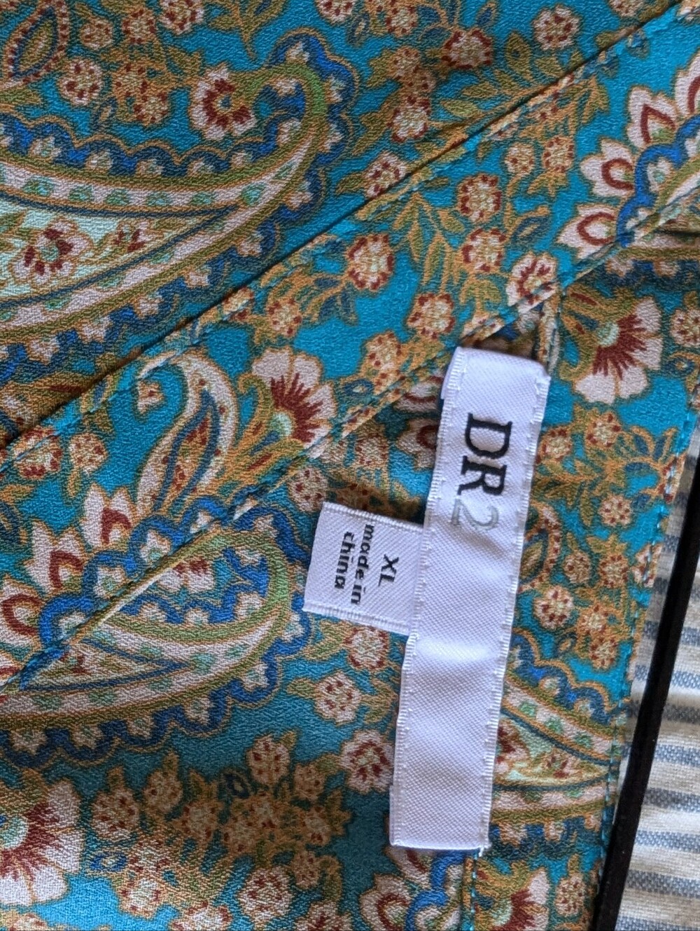DR2 Blue Paisley blouse with Ruffle Sleeves Size XL - Picture 2 of 4